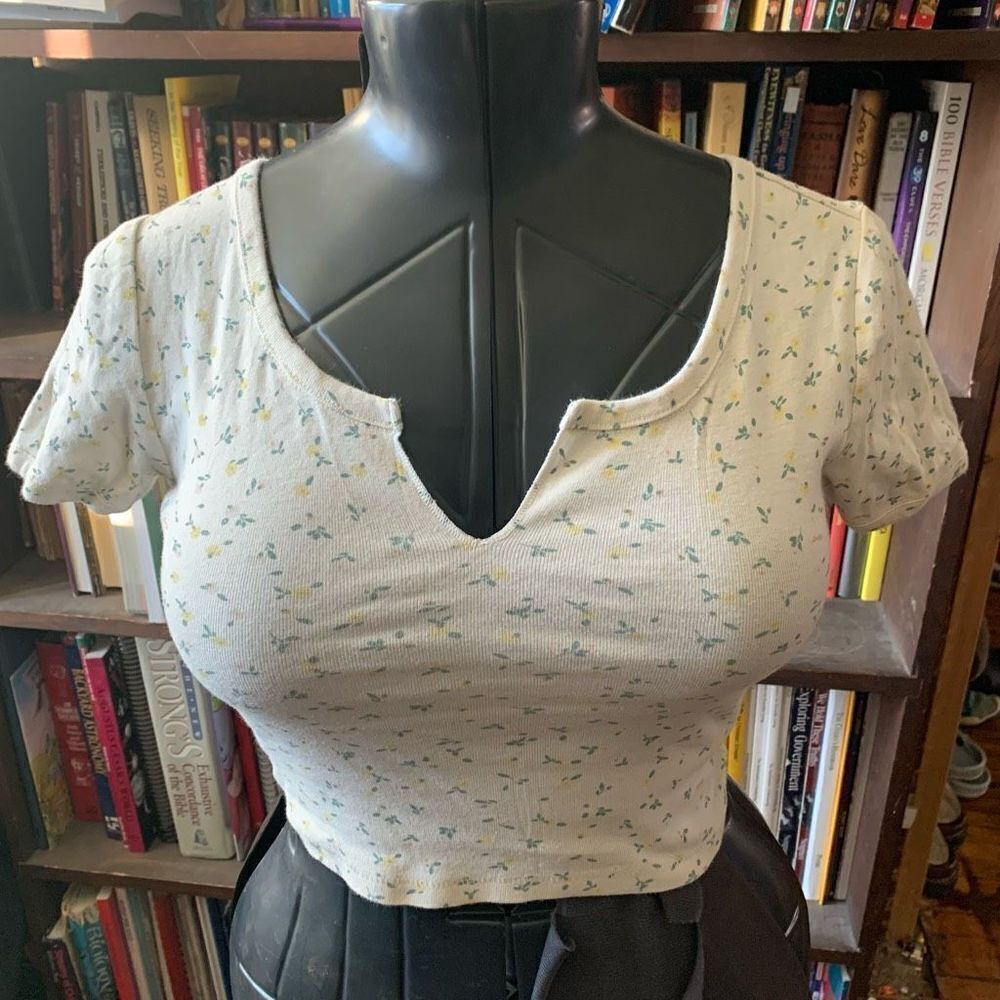 Victoria’s Secret vintage yellow floral split neck XS crop top